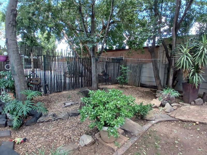 For Sale: Spacious Business Property in Three Rivers! - Photo 5