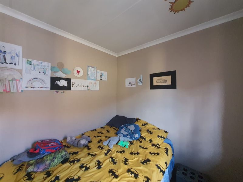 CE 4 2 Bedrooms House Up For Grabs. - Photo 7