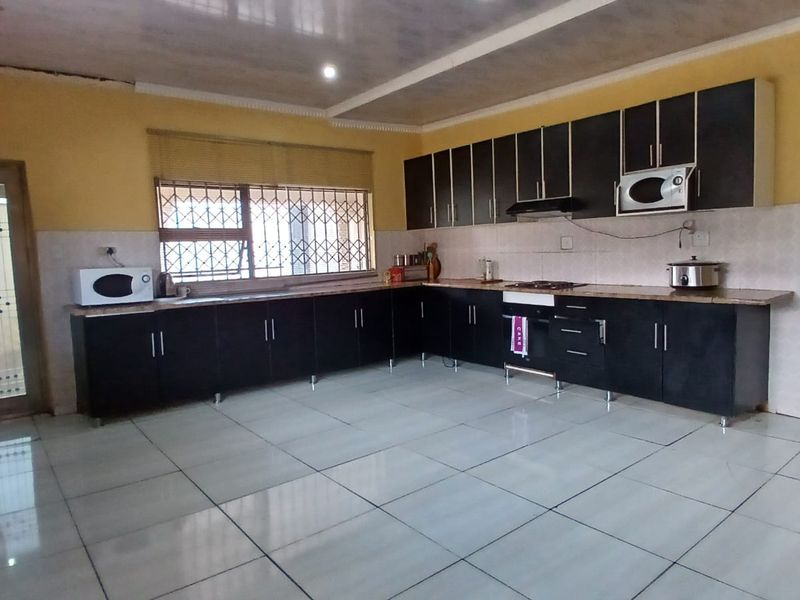 !Once in a Lifetime Opportunity!  !GREAT INVESTMENT! - Photo 4