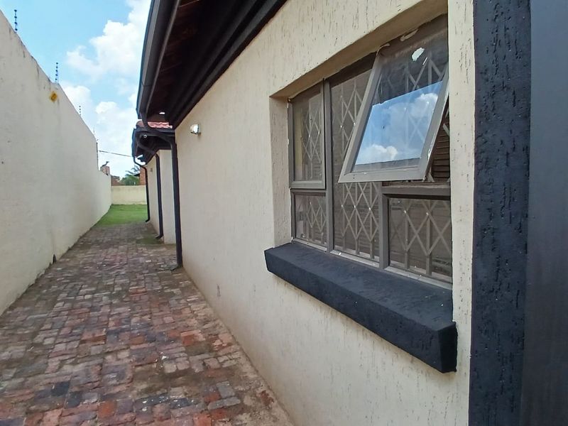 !Once in a Lifetime Opportunity!  !GREAT INVESTMENT! - Photo 7