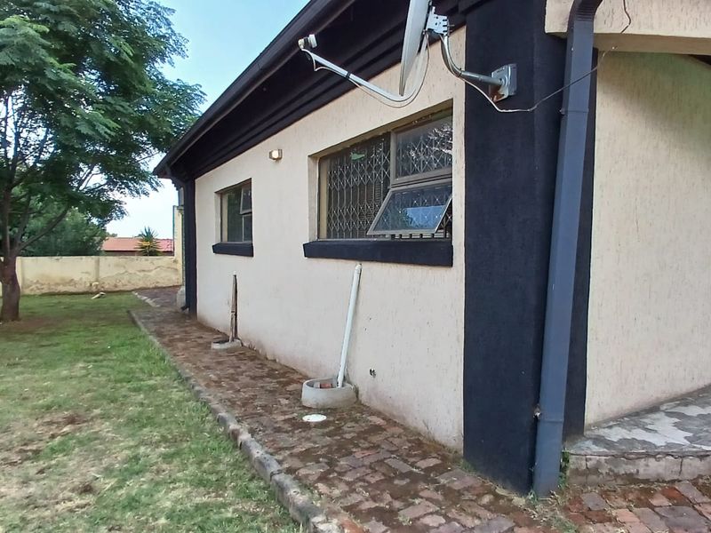 !Once in a Lifetime Opportunity!  !GREAT INVESTMENT! - Photo 8