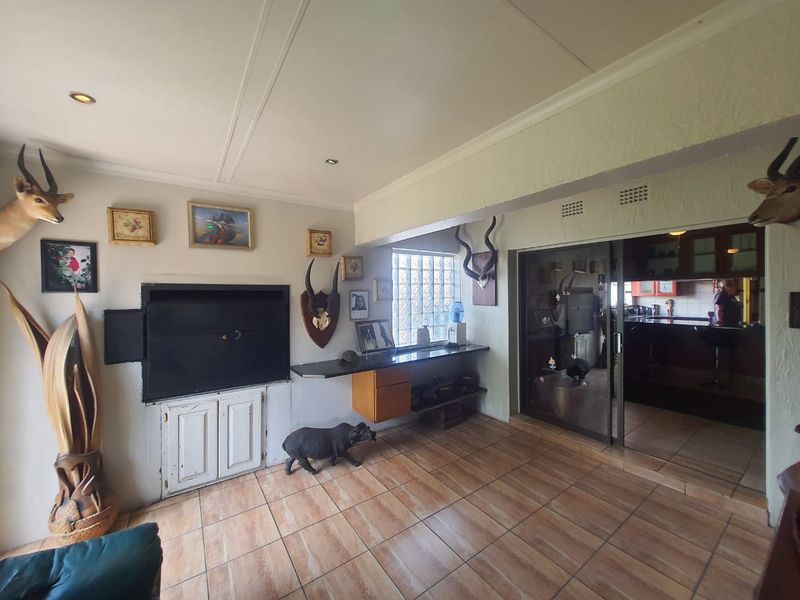 Spacious Home Can Now Be Yours - Photo 5