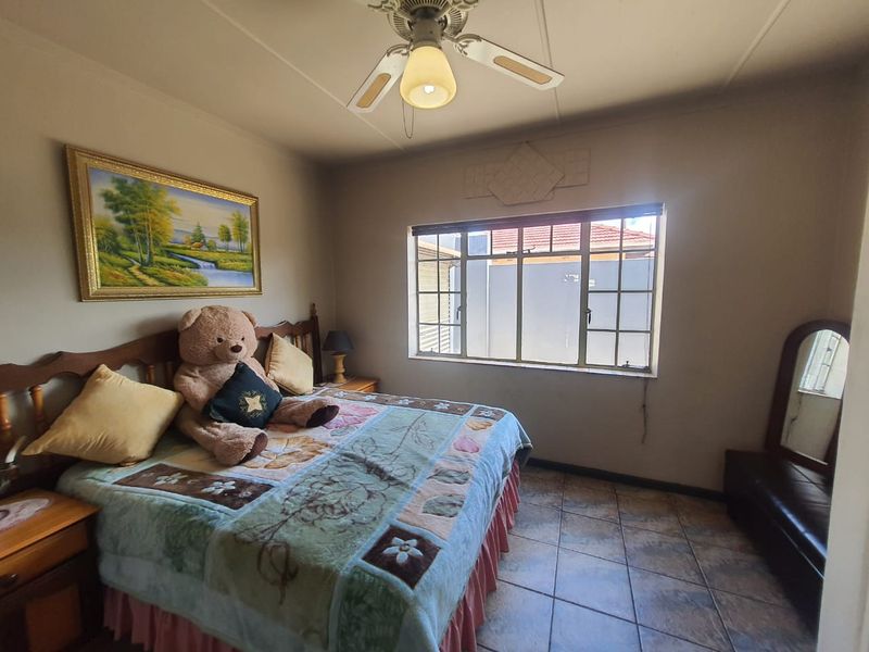 Spacious Home Can Now Be Yours - Photo 10