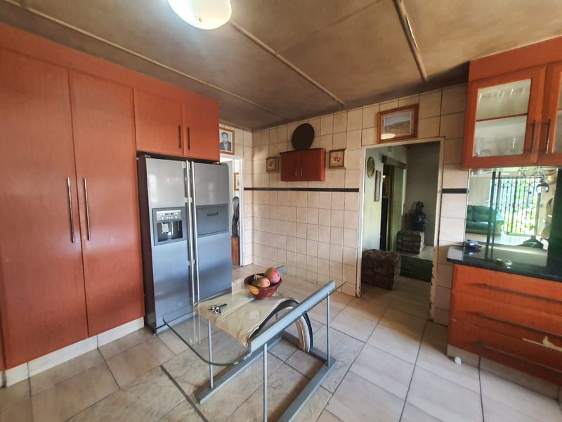 Spacious Home Can Now Be Yours - Photo 6