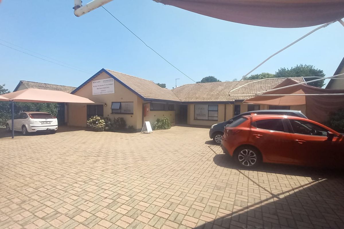 Prime Commercial Property on Ontdekkers Road, Horison Park - Photo 2