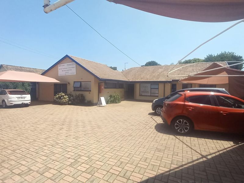 Prime Commercial Property on Ontdekkers Road, Horison Park - Photo 2