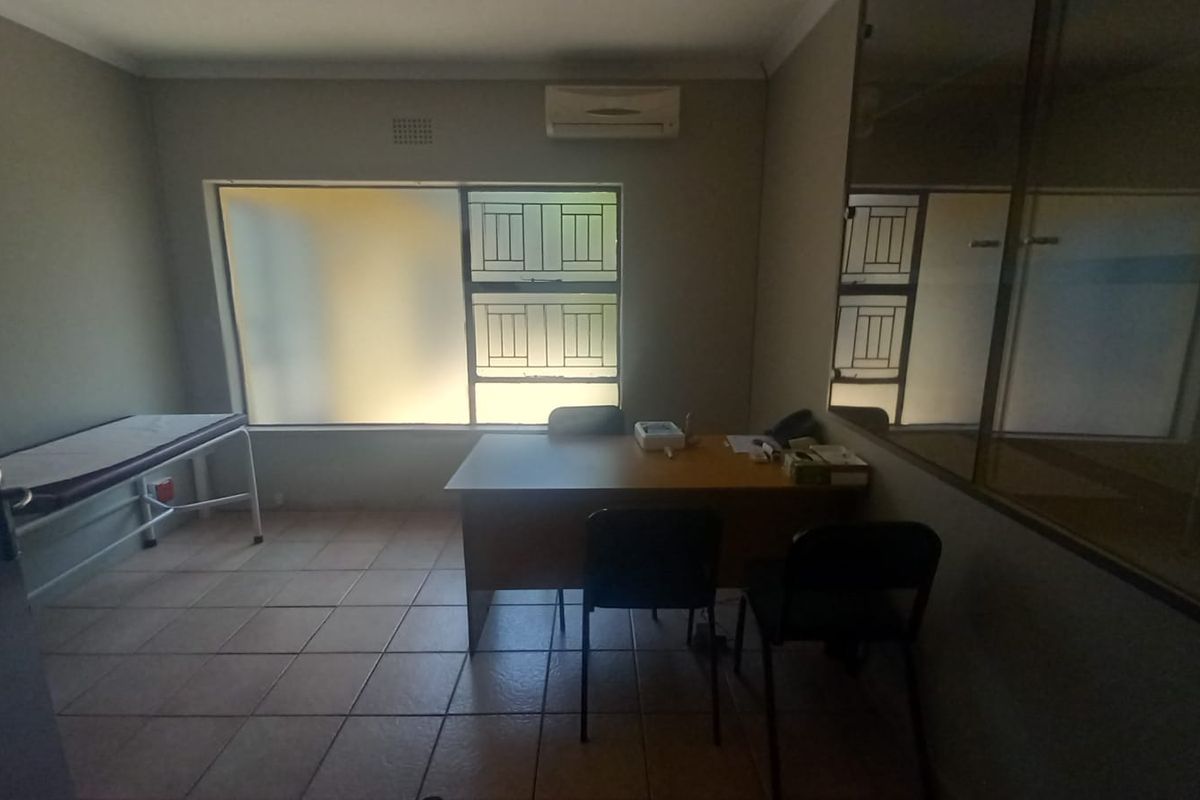 Prime Commercial Property on Ontdekkers Road, Horison Park - Photo 5