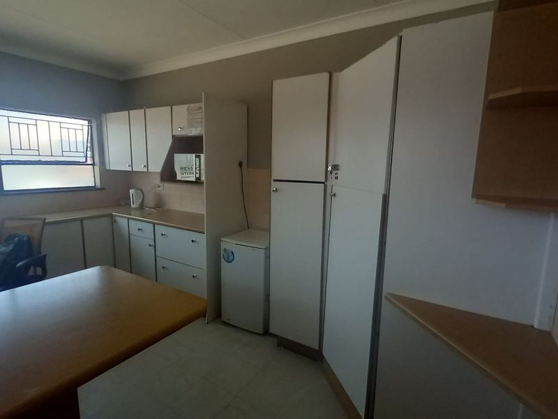 Prime Commercial Property on Ontdekkers Road, Horison Park - Photo 10