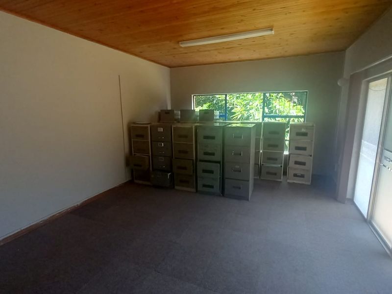 Prime Commercial Property on Ontdekkers Road, Horison Park - Photo 8