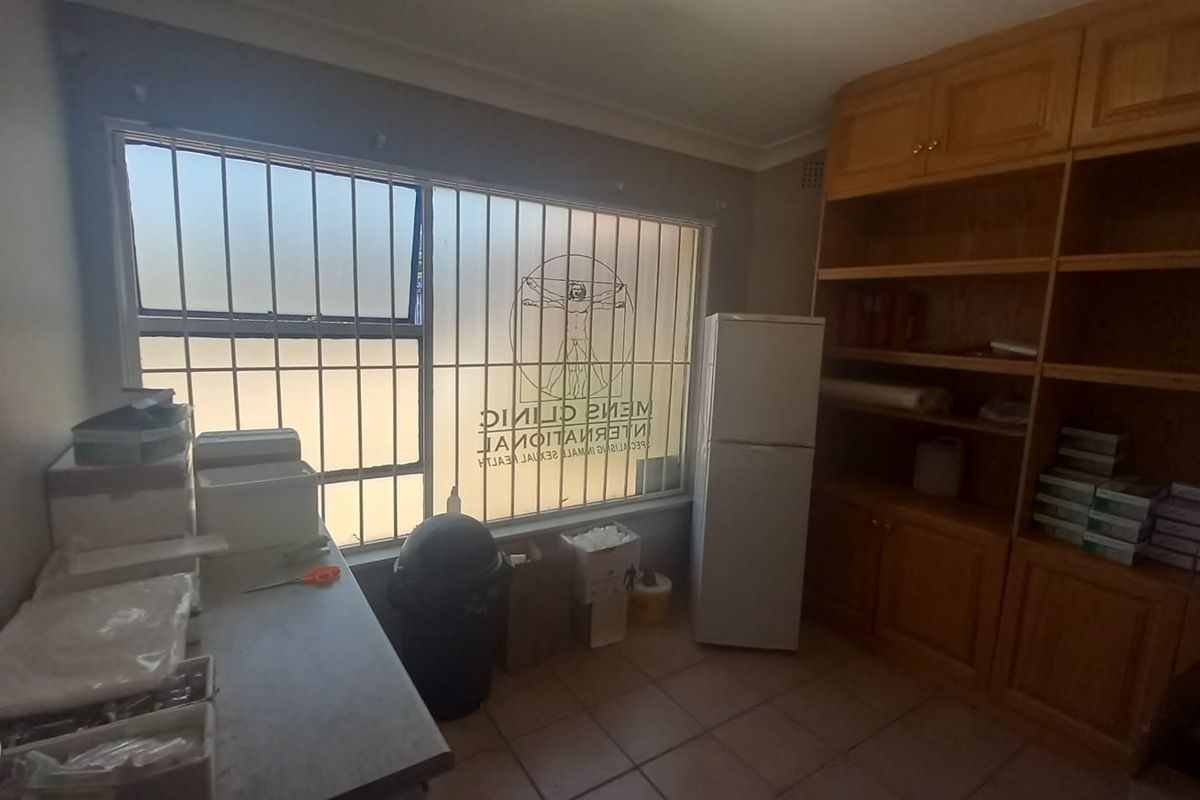 Prime Commercial Property on Ontdekkers Road, Horison Park - Photo 3