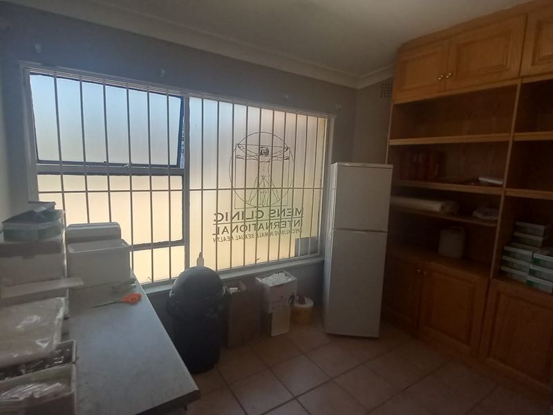 Prime Commercial Property on Ontdekkers Road, Horison Park - Photo 3