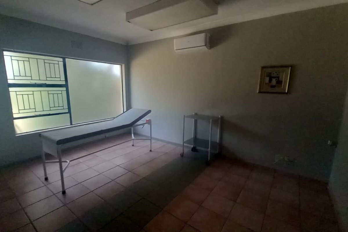 Prime Commercial Property on Ontdekkers Road, Horison Park - Photo 4