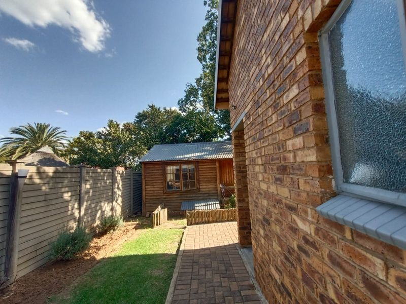 !Impressive, Regal! !A Magic Touch has made this Home Beautiful! - Photo 4
