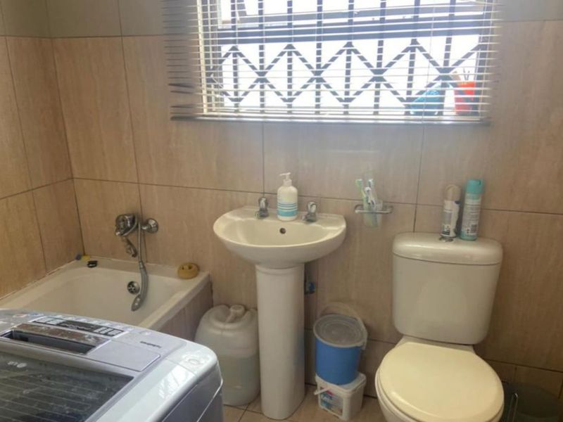 A well maintained 3 bedroom house Rethabile Gardens - Photo 10