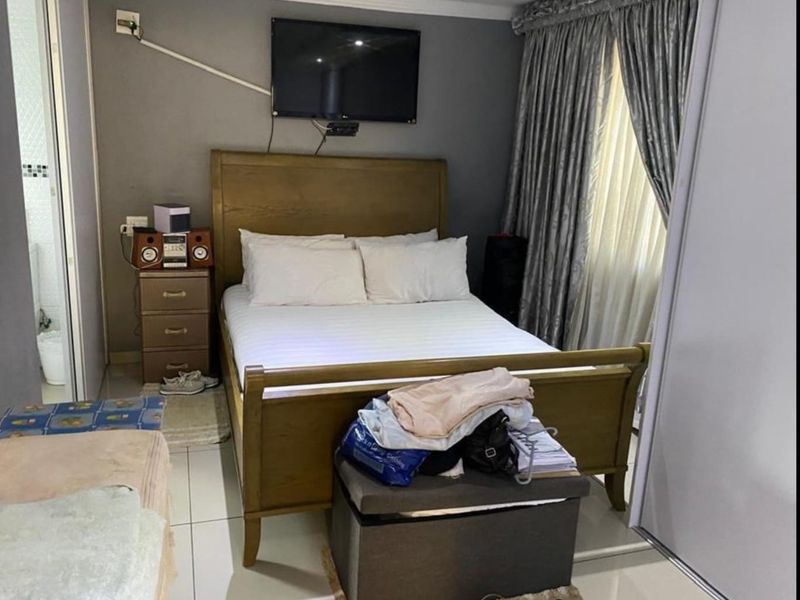 A well maintained 3 bedroom house Rethabile Gardens - Photo 8