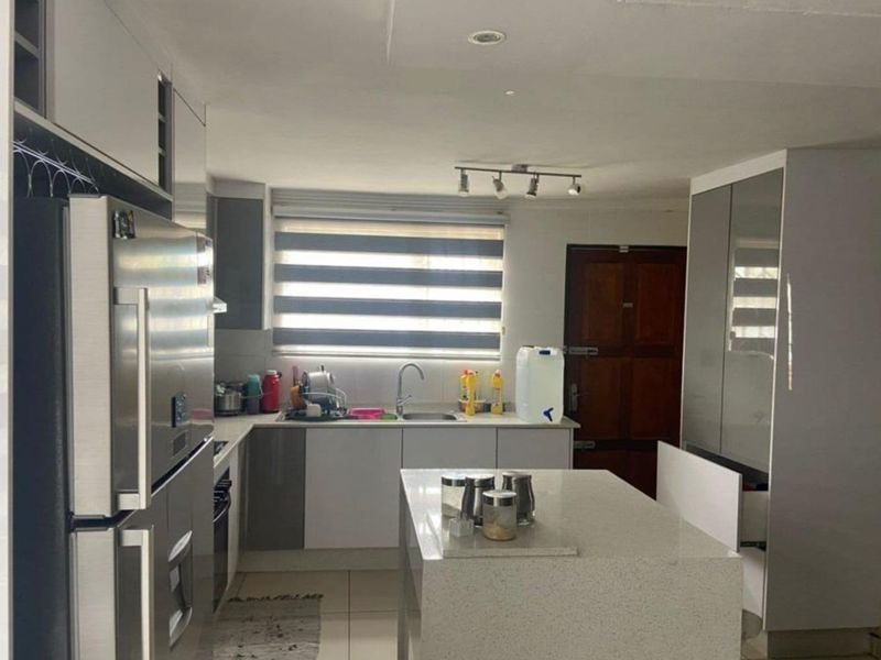 A well maintained 3 bedroom house Rethabile Gardens - Photo 4