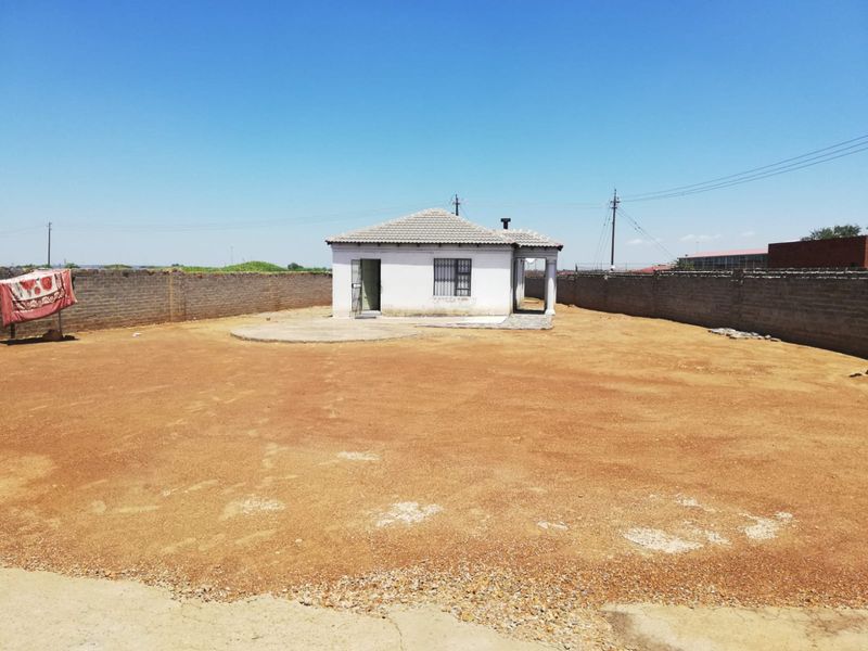 3 Plots on 1 stand with a Spacious 2 Bedroom house available in Evaton North - Photo 2