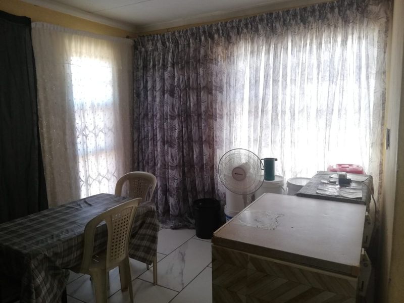 3 Plots on 1 stand with a Spacious 2 Bedroom house available in Evaton North - Photo 6