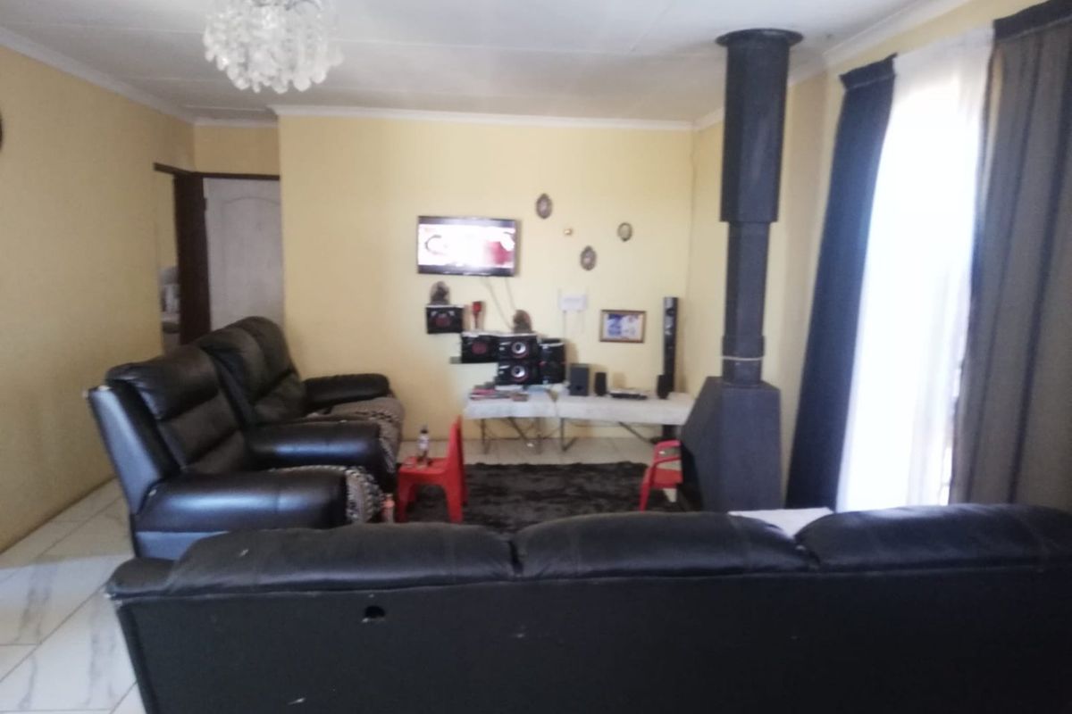 3 Plots on 1 stand with a Spacious 2 Bedroom house available in Evaton North - Photo 3