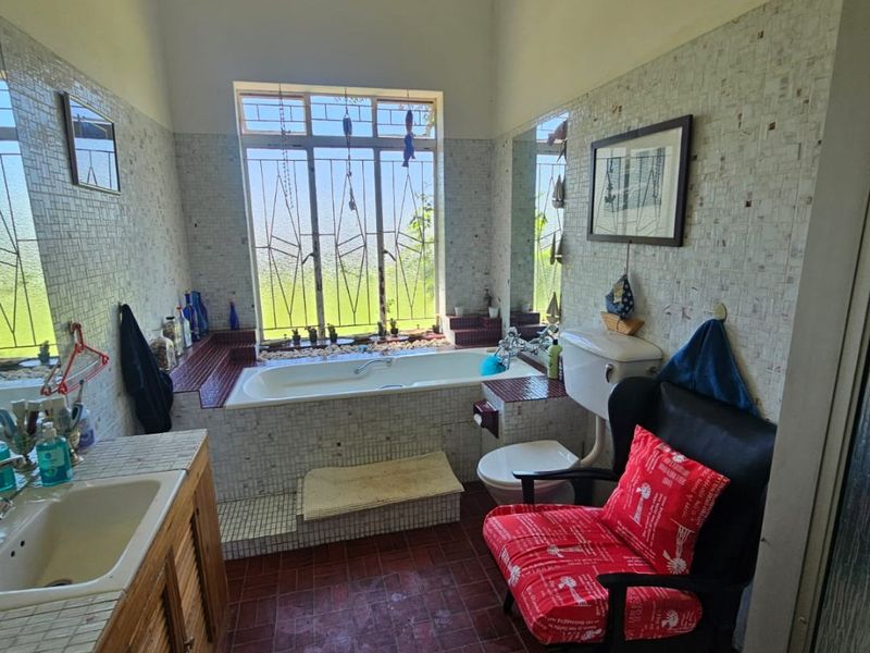 Cozy 3-Bedroom House with Bonus Flat in Oranjeville! - Photo 10