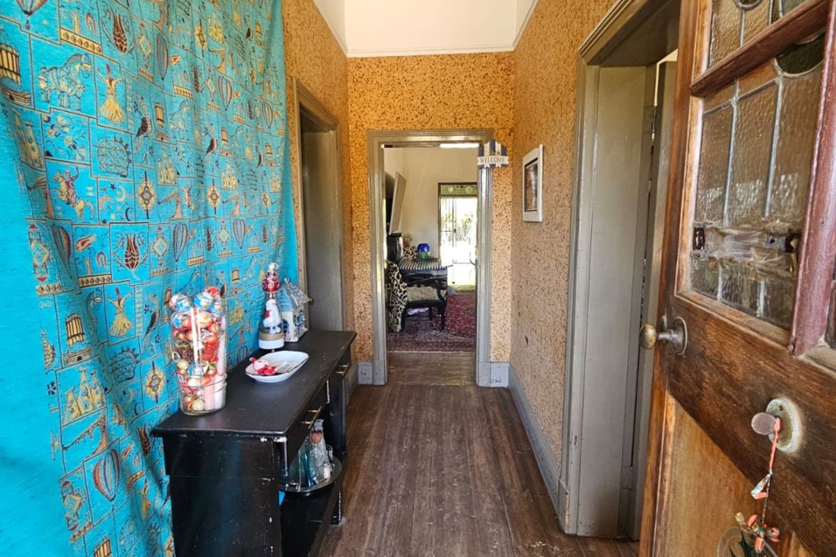 Cozy 3-Bedroom House with Bonus Flat in Oranjeville! - Photo 3