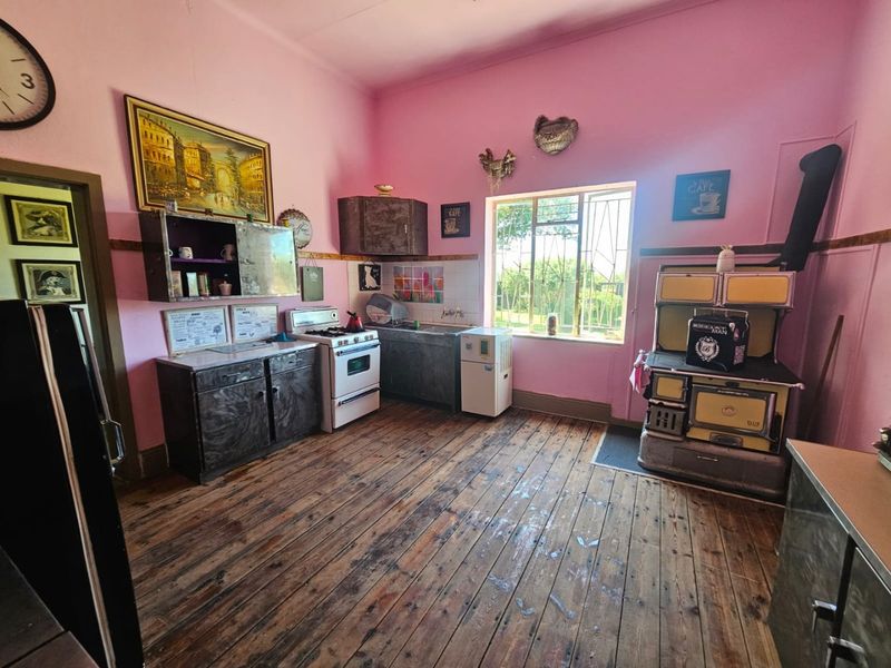 Cozy 3-Bedroom House with Bonus Flat in Oranjeville! - Photo 4