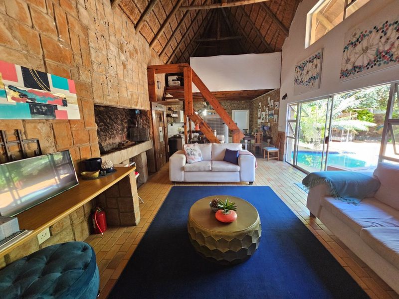 900sqm, 6 Bedroom House for sale in Bendor - Photo 10