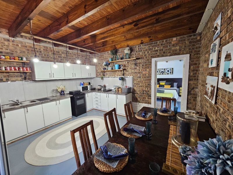 900sqm, 6 Bedroom House for sale in Bendor - Photo 9