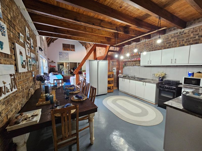 900sqm, 6 Bedroom House for sale in Bendor - Photo 7