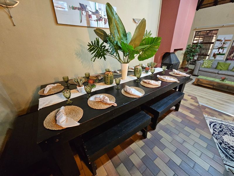 900sqm, 6 Bedroom House for sale in Bendor - Photo 2