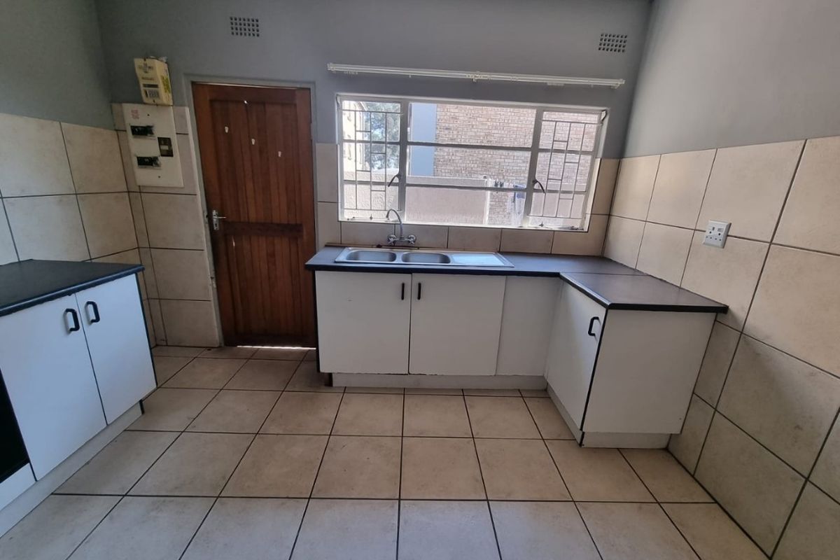 1 Bedroom flat for sale in Royce villas! - Photo 2