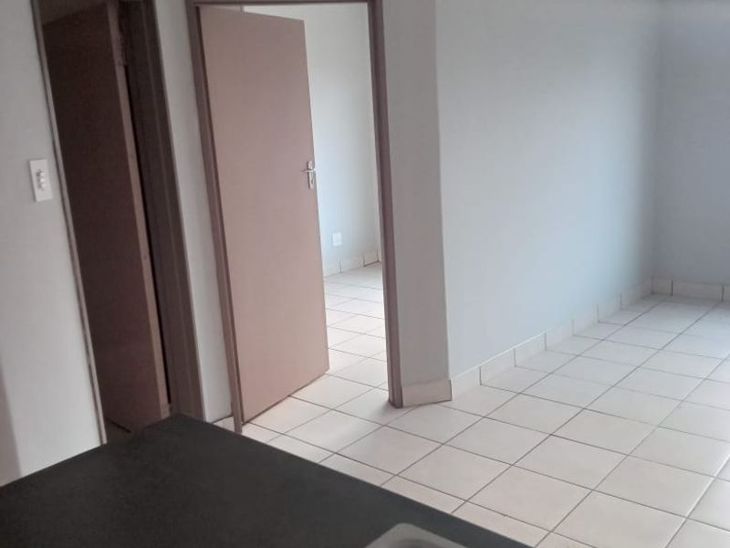 1 Bedroom flat for sale in Royce villas! - Photo 5