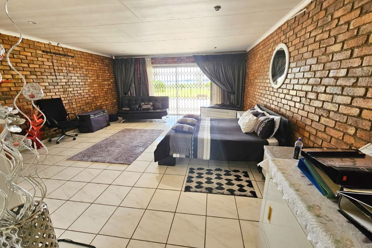 7.1 Hector Farm FULLY Furnished For Sale In Deneysville/Oranjeville - Photo 5