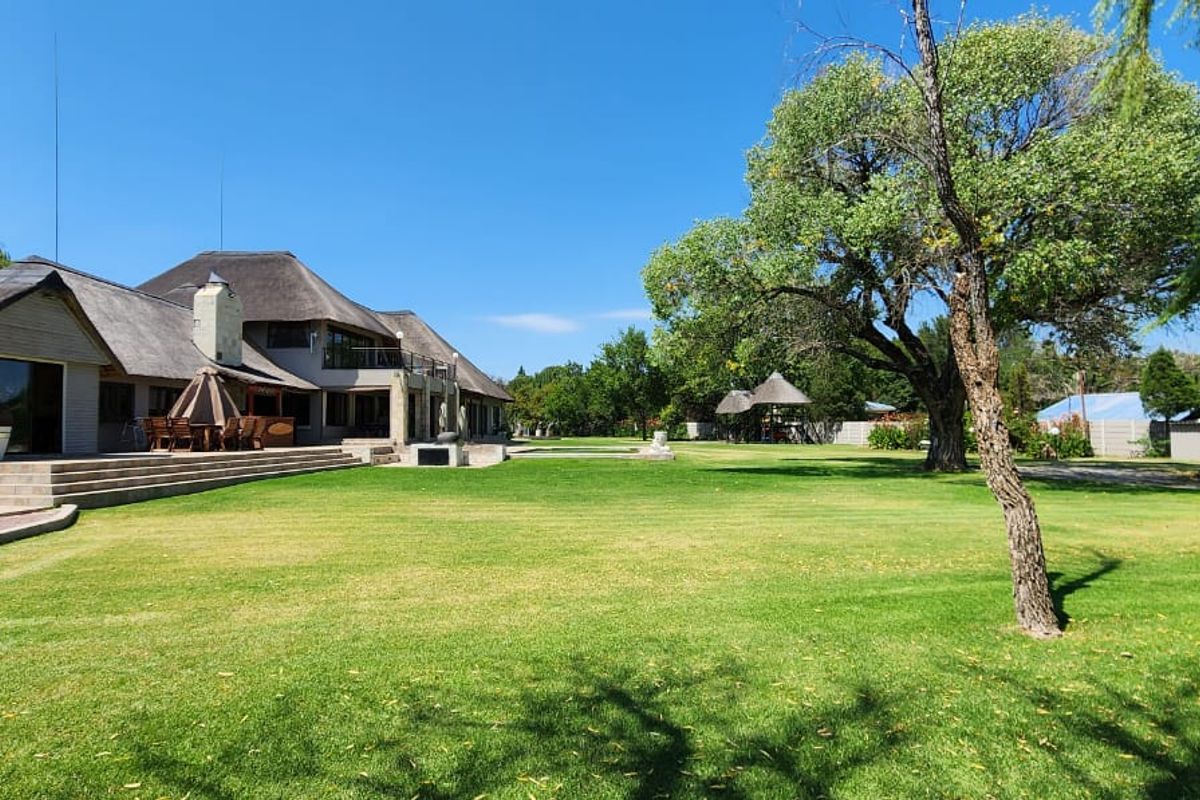 SPECTACULAR ONE OF A KIND PROPERTY ON THE BANKS OF THE VAALRIVER!!! - Photo 2