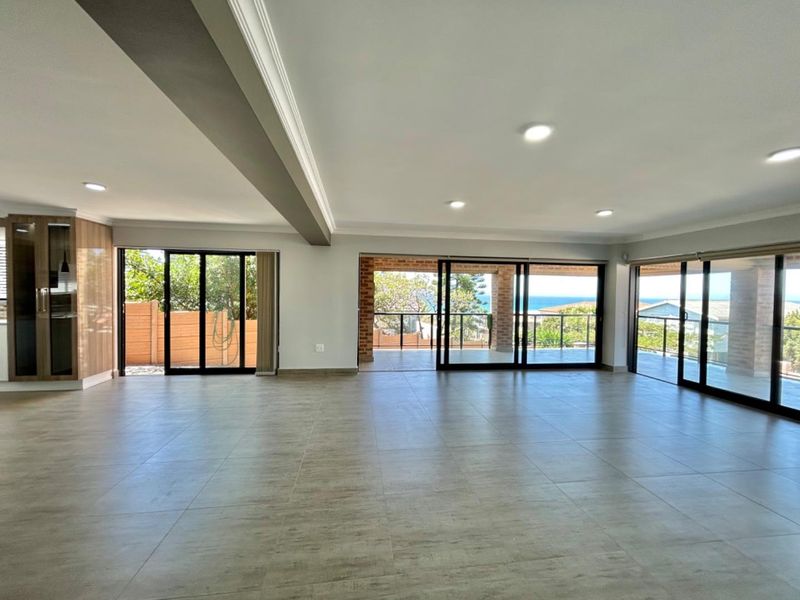 Luxurious Modern Home with Spectacular Ocean Views - Photo 7