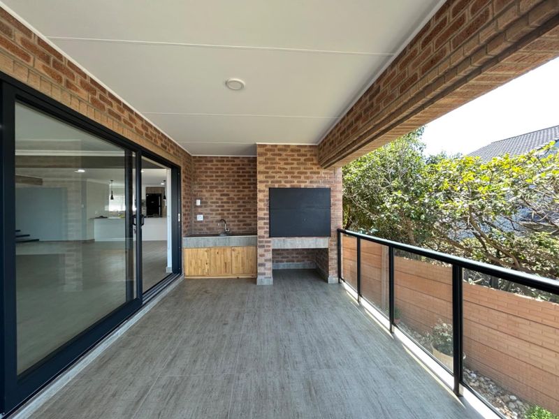 Luxurious Modern Home with Spectacular Ocean Views - Photo 10