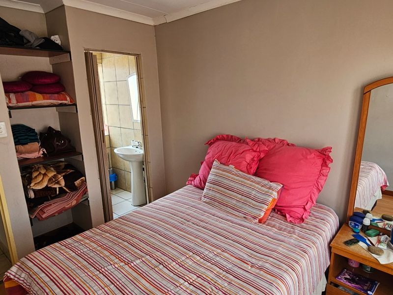 3-Bedroom Duplex Townhouse for Sale in Bendor, Waterberry Estate - Photo 5