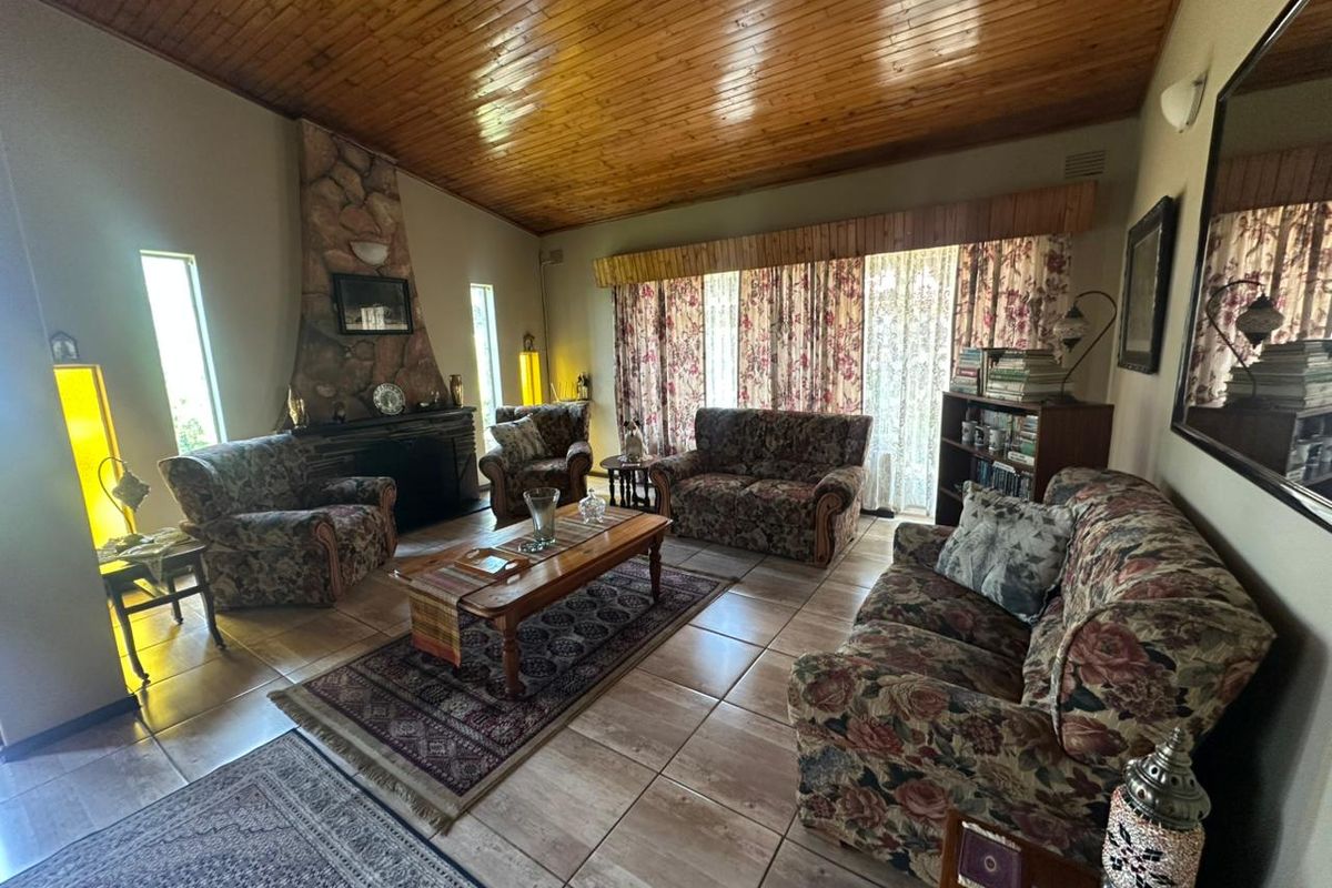 READY TO JUST MOVE IN! - Photo 4