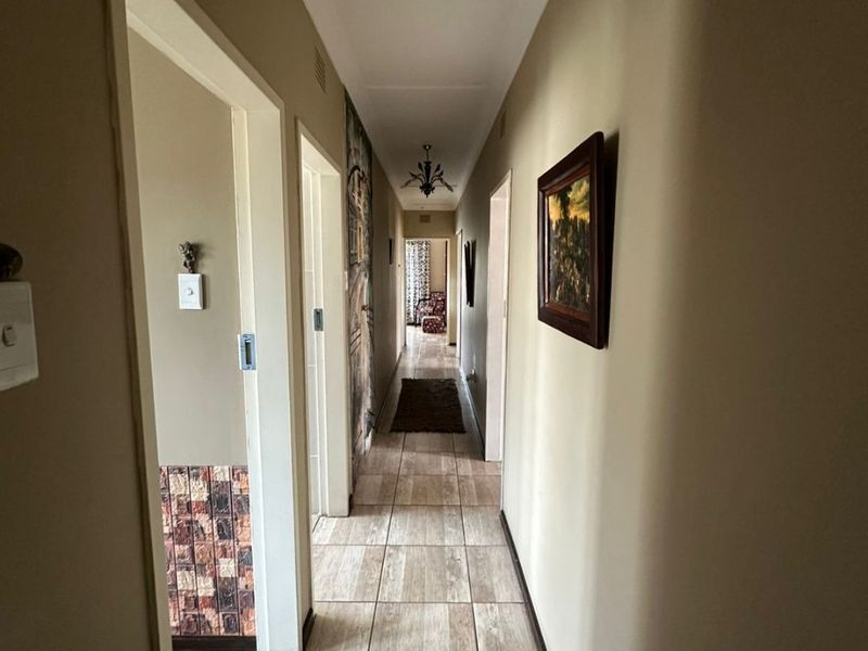 READY TO JUST MOVE IN! - Photo 6