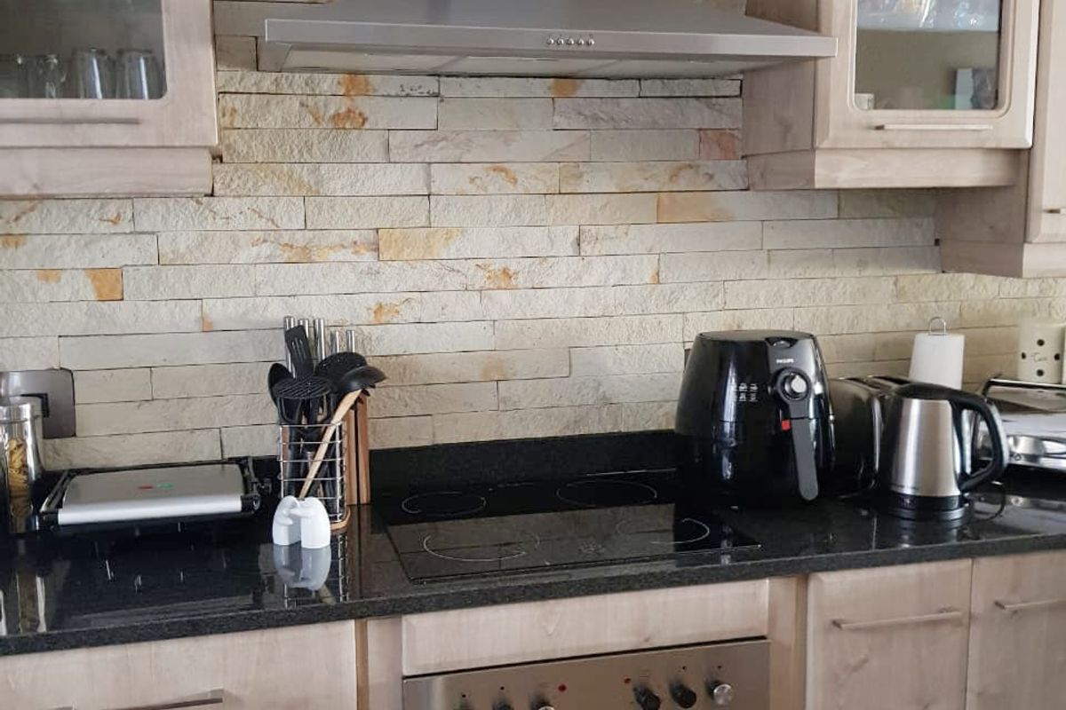 Beautiful and Modern Unit In SW 5 Proper For Sale - Photo 3