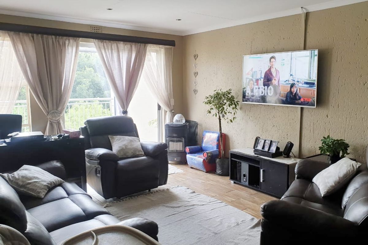 Beautiful and Modern Unit In SW 5 Proper For Sale - Photo 4