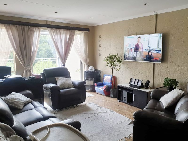 Beautiful and Modern Unit In SW 5 Proper For Sale - Photo 4