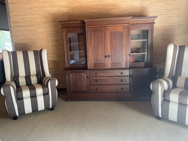 Miraculous, Elegant Estate Property situated at a secure nature Reserve. - Photo 3