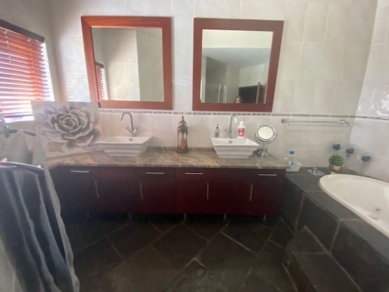 Miraculous, Elegant Estate Property situated at a secure nature Reserve. - Photo 8