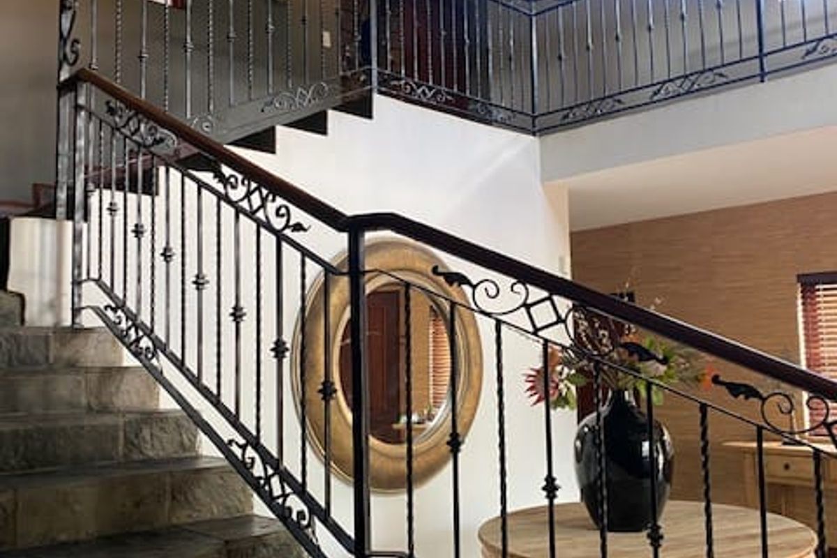 Miraculous, Elegant Estate Property situated at a secure nature Reserve. - Photo 2