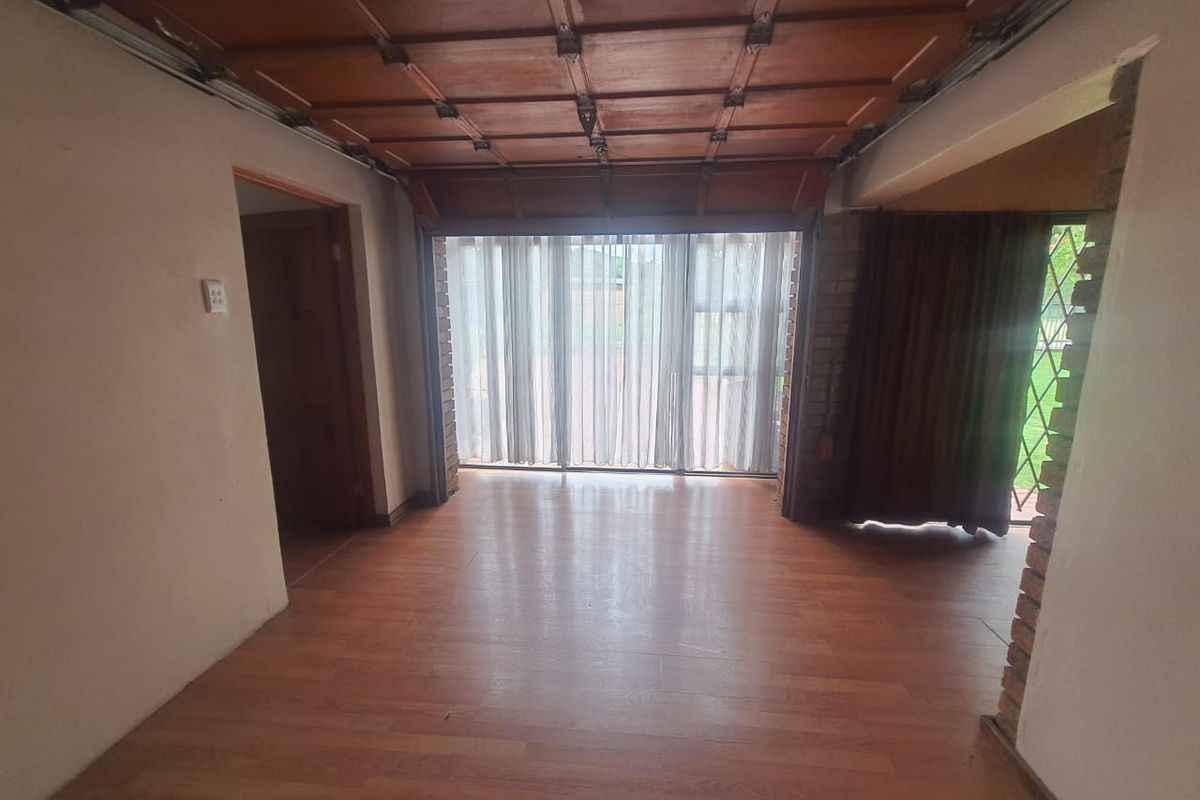 SW 2 Big Family Home For Sale - Photo 3
