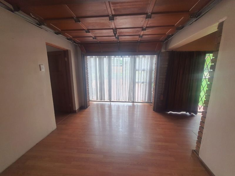 SW 2 Big Family Home For Sale - Photo 3