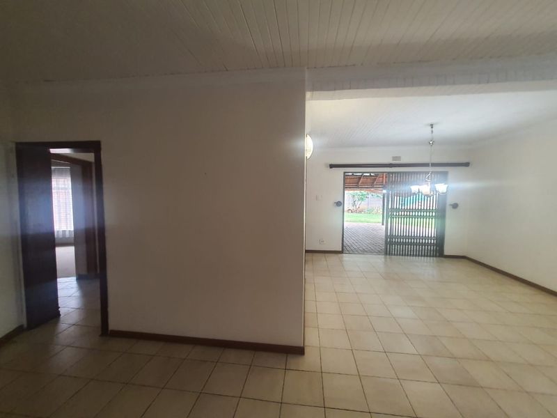 SW 2 Big Family Home For Sale - Photo 4