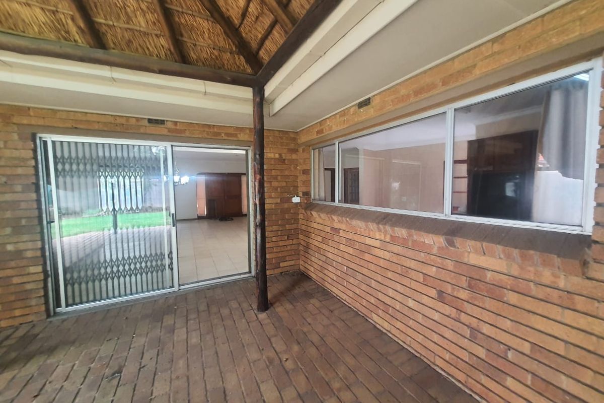 SW 2 Big Family Home For Sale - Photo 2