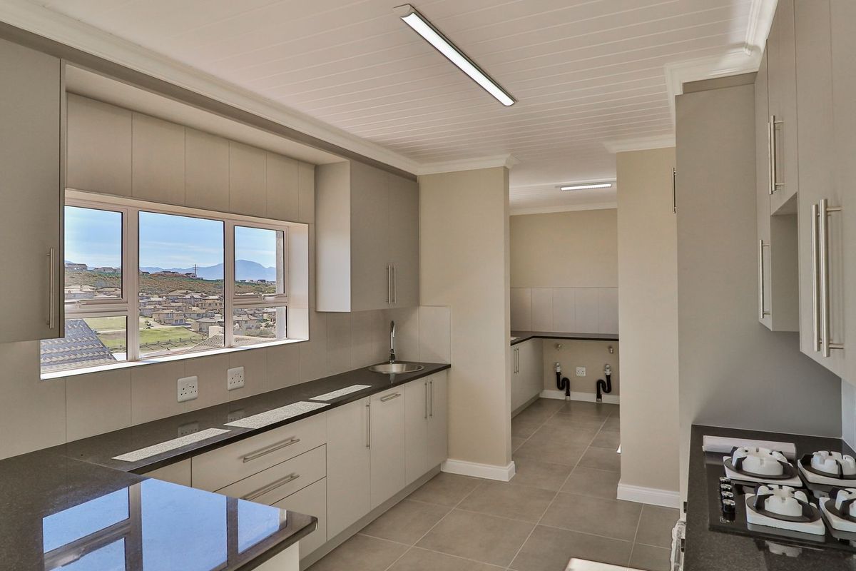 Your Dream Home Awaits in Seemeeu Park, Hartenbos! - Photo 2